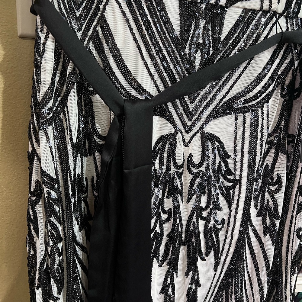 R&M Richards Elegant Black and cream Sequin formal Gown - Picture 9 of 13